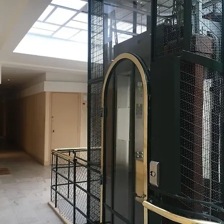 T2 Palais Lumiere, A 200m
